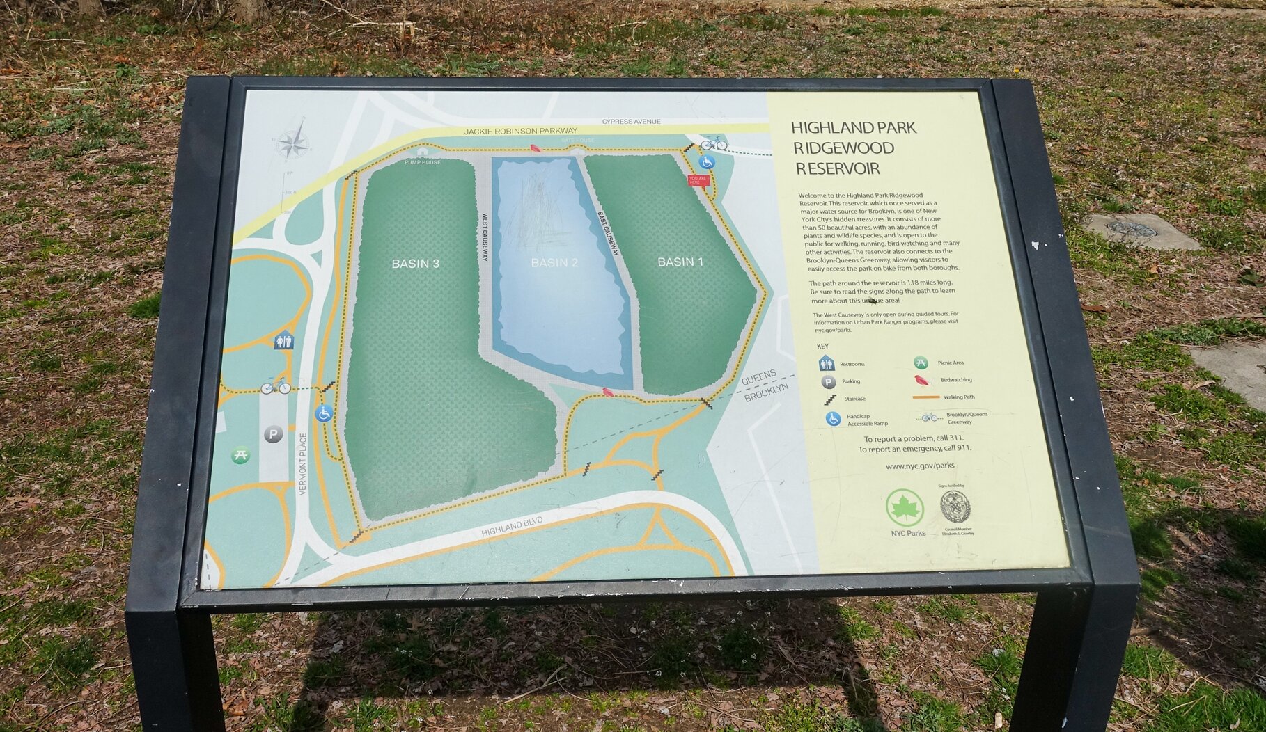 A NYC Parks map is helpful to a good understanding of Ridgewood Reservoir`s three impoundments, only one of which holds permanent water. Photo: Nick Normal/CC BY-NC-ND 2.0